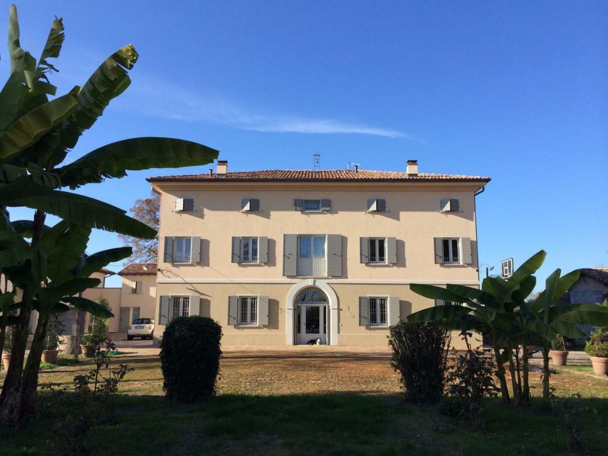 Villa Pacchioni Cavezzo Exterior foto