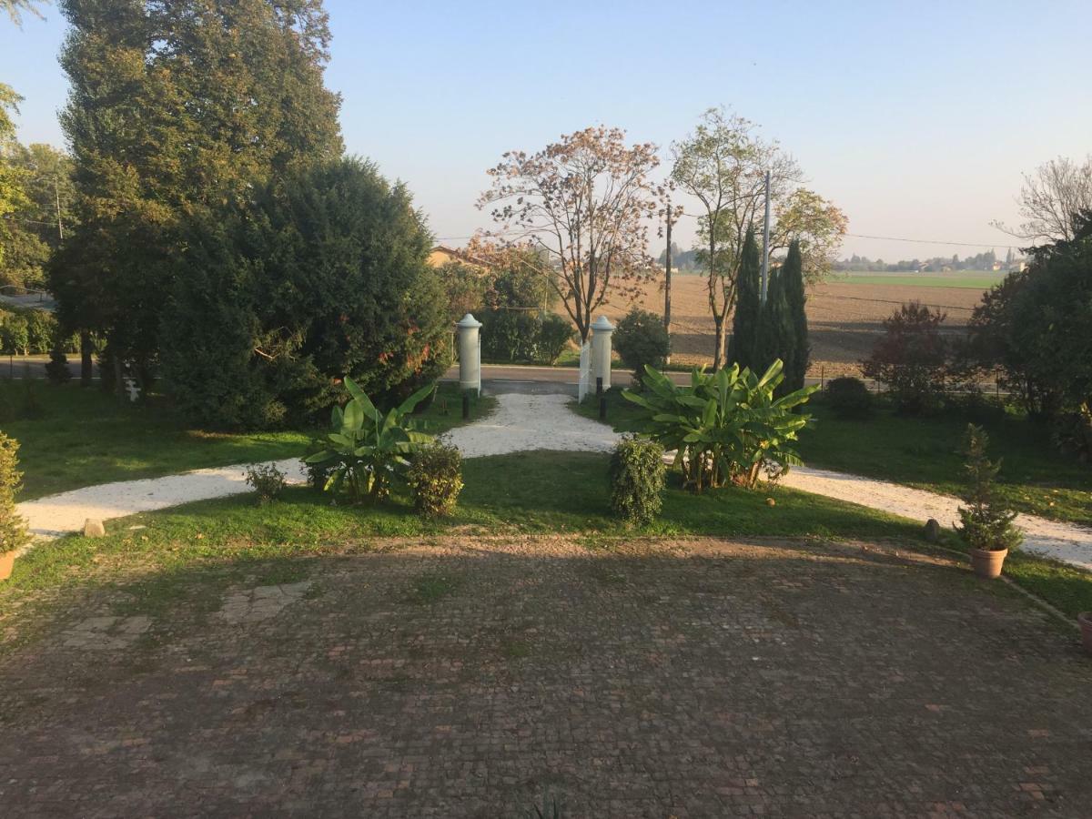 Villa Pacchioni Cavezzo Exterior foto